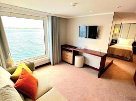 Costa do Sal Hotel Boat Lounge، فندق في أفيرو