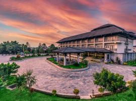 Soaltee Westend Resort Chitwan, hotel sa bazenima u gradu Chitwan