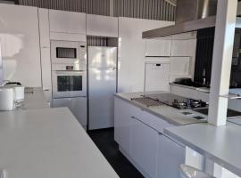 Les Cerisiers 2, hotel v destinaci Nogaro