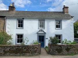 Stunning 4-bed Grade II house in the Lake District, hótel í Wigton