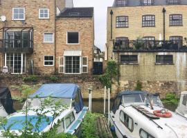 River Penthouse Apartment In The Heart of, hotell i Saint Neots