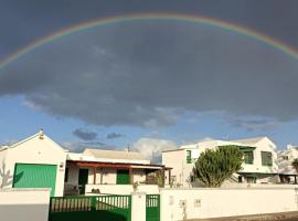 Casa el Nido, Hotel in Charco del Palo