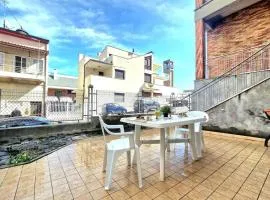 [Pochi Passi dal Mare]Ampia Casa & Cortile privato