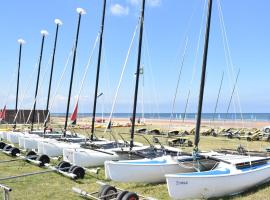 Beautiful Apartment In Grandcamp-Maisy, hotel v destinaci Grandcamp-Maisy