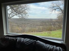 3BR 2BA Home at Cross Timbers, pet-friendly hotel in Mineral Wells