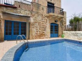 Tan-Nahla (128B) Holiday Farmhouse with Private Pool, cheap hotel in Il-Pergla