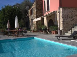 Appartamenti Chiarina, hotel with pools in Dolcedo