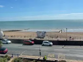 "The Parlour" Seafront Apartment