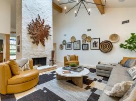 Spacious Texas Abode - Patio, Pool, and Fire Pit, hotel en Georgetown