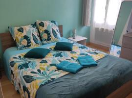 Chambres d'hôtes Natacha et Franck, δωμάτιο σε οικογενειακή κατοικία σε Labastide-Rouairoux