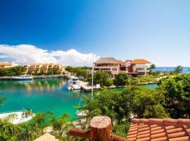 Beautiful 2 Bedroom,Marina/Ocean View Riviera Maya, hotell sihtkohas Puerto Aventuras