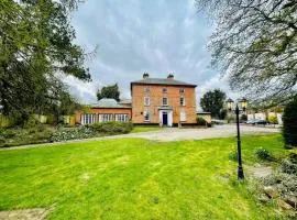 Lydney House Swaffham Sleeps 22