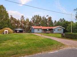 2 Bedroom Gorgeous Home In Lngaryd, casă de vacanță din Långaryd