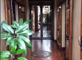 Casa Hibiscus Boutique Hotel, pensionat i Cuenca