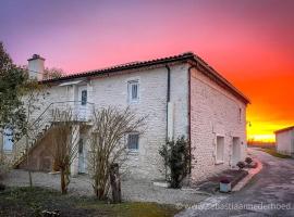 Chambres d'Hôtes Château Pierre de Montignac: Civrac-en-Médoc şehrinde bir kiralık tatil yeri