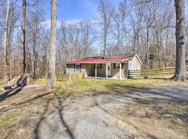 Charming Home with Yard Near Shenandoah River!, cottage a Harper's Ferry