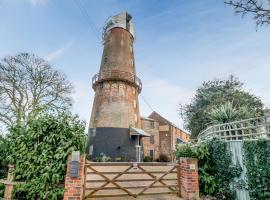 Sutton Windmill, holiday home sa Hickling
