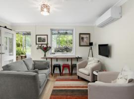 Blackheath Suite (2 b/rooms) Family/Pet Friendly, hotel in Blackheath