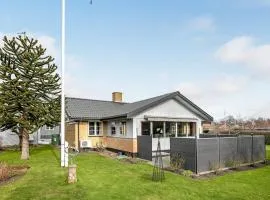 Gorgeous Home In Nexø With Wifi