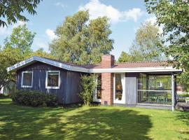 3 Bedroom Pet Friendly Home In Dronningmlle, hotelli kohteessa Dronningmølle