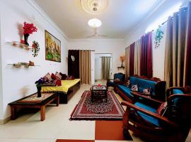 Magnificent vacation mansion amidst the city., villa in Manipala