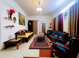 Magnificent vacation mansion amidst the city., hotel in Manipala