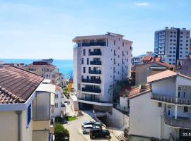 Apartments LORA in Bonila, hotel in Rafailovici