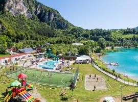 Family Wellness Camping al Sole: Molina di Ledro'da bir tatil parkı