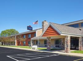 AmericInn by Wyndham Elkhorn Near Lake Geneva โรงแรมในElkhorn
