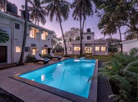 SaffronStays Gaia, Alibaug - pool villa near Mandwa Jetty perfect for large groups, Hotel mit Parkplatz in Alibag