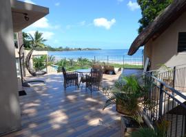 Beachfront Villa by M&H, hotel dicht bij: Tamarina Golf Course, Tamarin