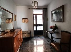 Vivienda rural Los Iberos M&M, pet-friendly hotel in Castellar de Santisteban