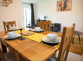 Chi-Amici-3bed home-St Neots-Near to train station, hotel with parking in Saint Neots