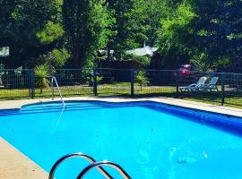 Cabañas Rucalhue salto del laja, hotell i Cabrero