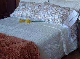 Habitación doble, отель типа «постель и завтрак» в городе Лухан-де-Куйо