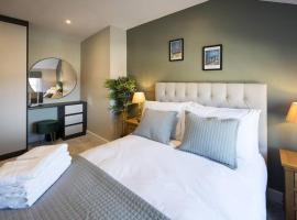 Lettered Board Apartments 1, 2 & 3, hotel a Pickering