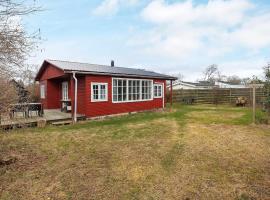 5 person holiday home in Faxe Ladeplads, cabaña o casa de campo en Fakse Ladeplads