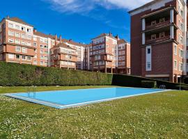 Apartamento con piscina Gijón, allotjament vacacional a Gijón