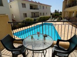 The Holiday Flat, gateway to desired experiences: Peyia şehrinde bir otel