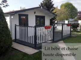 Chalet climatisé et chauffé a Faverges de la Tour, casa rural en Faverges-de-la-Tour