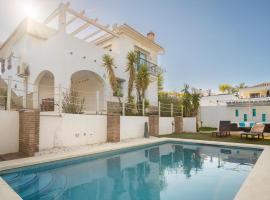 Awesome Home In Viuela With Outdoor Swimming Pool, Swimming Pool And 2 Bedrooms, casa o chalet en La Viñuela