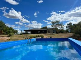 Punta Sur - Dique Cabra Corral, hotel with parking in Cabra Corral