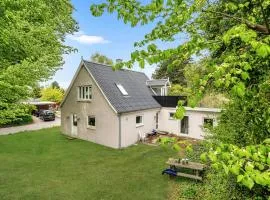 2 Bedroom Beautiful Home In Væggerløse