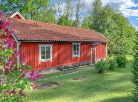 Awesome Home In Vrena With Wifi, semesterhus i Vrena