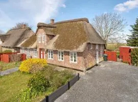 Amazing Home In Højer With Wifi