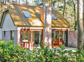 Awesome Home In Rekem-lanaken With Wifi And 2 Bedrooms, semesterhus i Bovenwezet