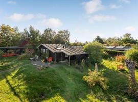 Nice Home In Malling With Kitchen, hotel v destinaci Malling