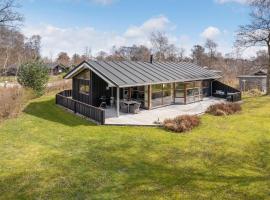 Nice Home In Grenaa With Sauna, hotel de 5 estrellas en Gren&aring;