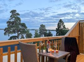 New lakehouse - amazing sea view and private pier!, hotell i Stockholm