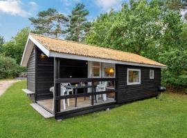 1 Bedroom Lovely Home In Nexø, hotel a Neksø